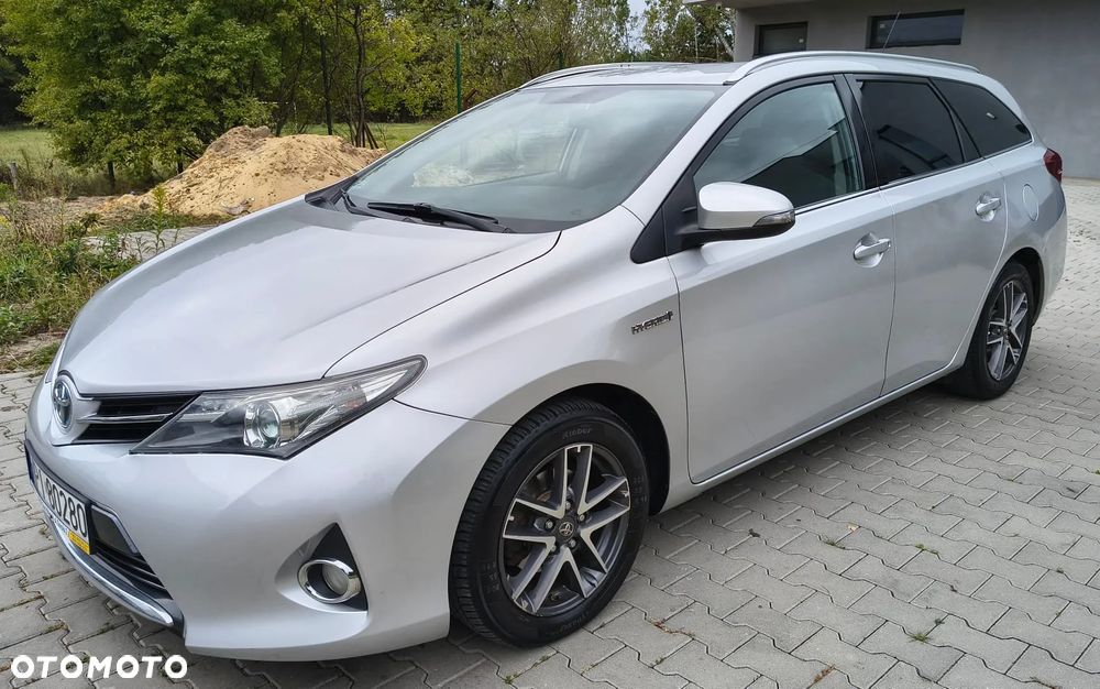 Toyota Auris 1.8 HSD Luna - 2