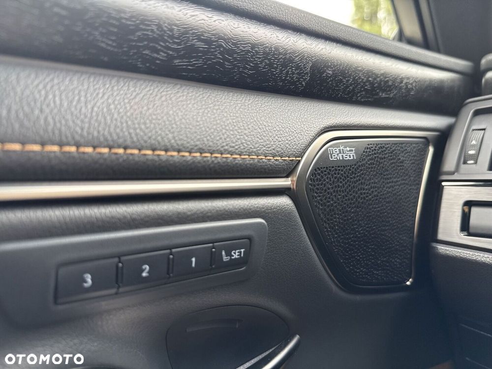 Lexus ES 300h Prestige - 17