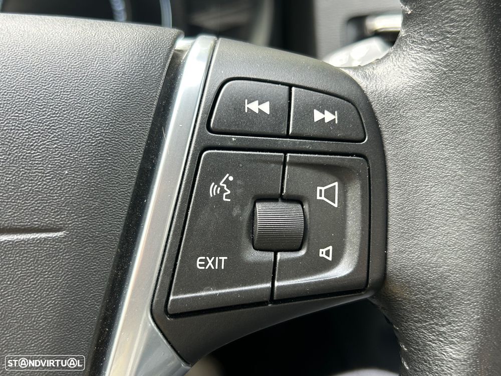 Volvo V60 2.0 D3 Momentum - 23