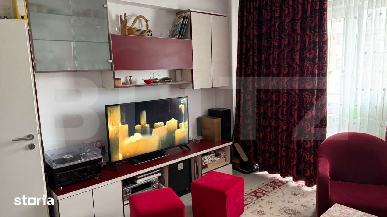 Apartament cu 3 camere, aer conditionat, etaj intermediar, lift, parca — fotografia 1