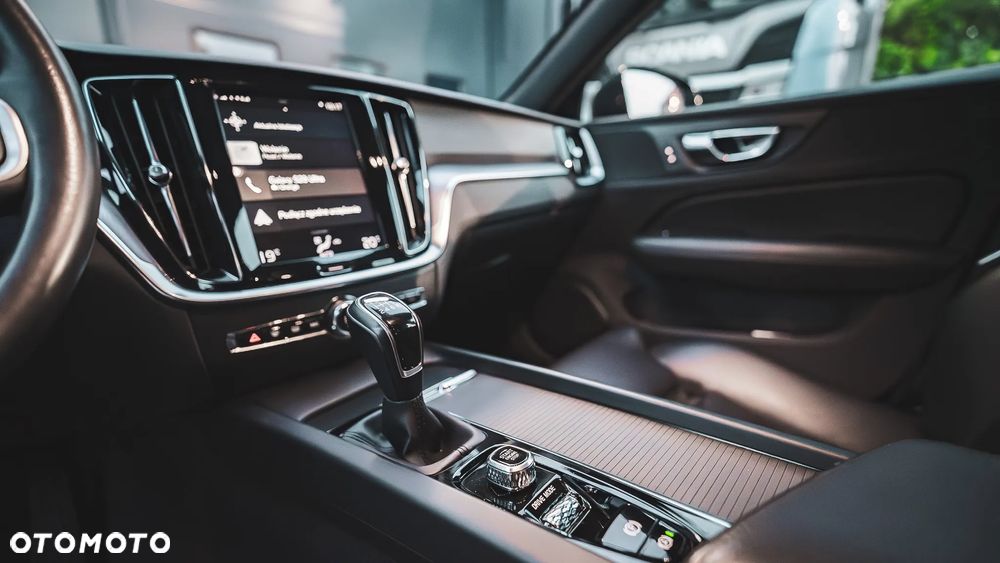 Volvo V60 D3 Momentum - 39