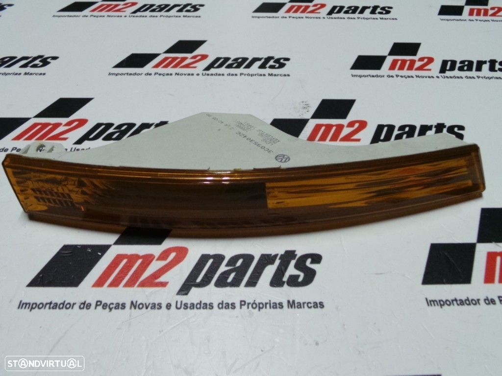 Pisca P/Choques Direito Seminovo/ Original VW Passat 3C0953042C - 1