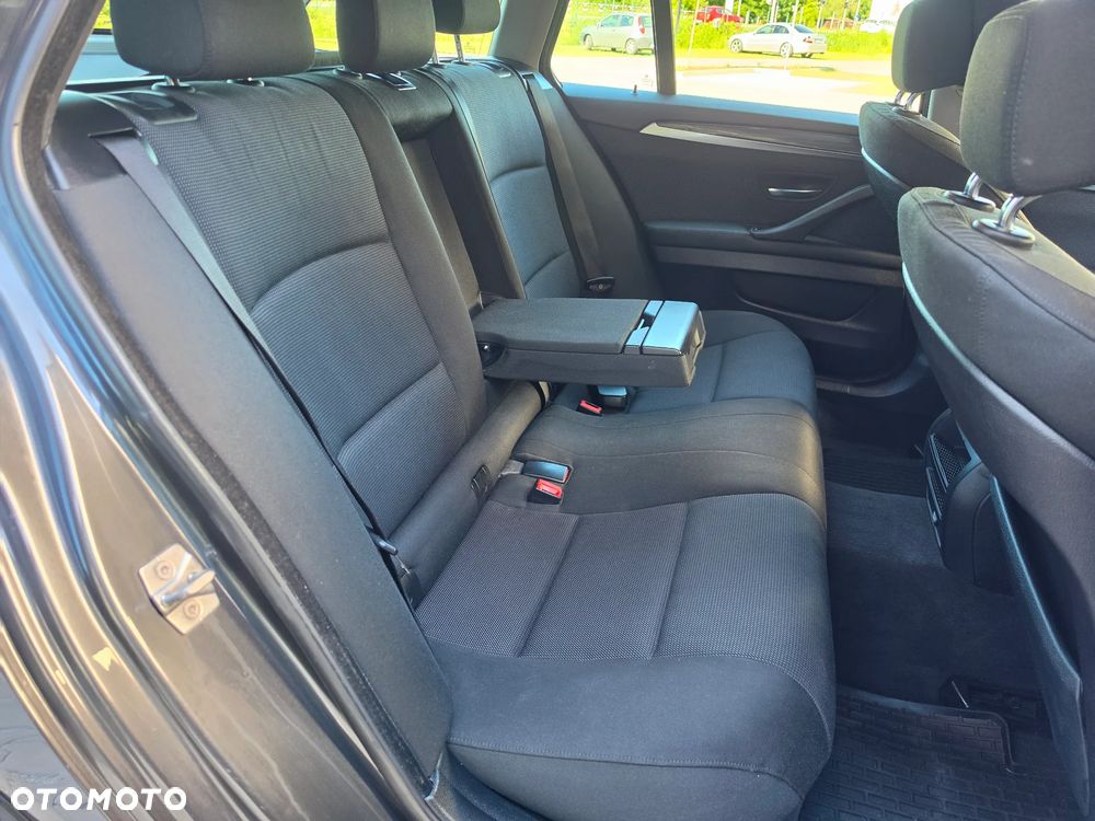 BMW Seria 5 520d BluePerformance - 29