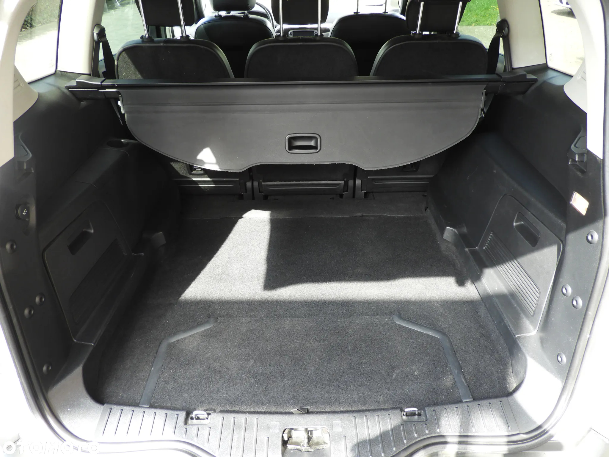 Ford S-Max - 16