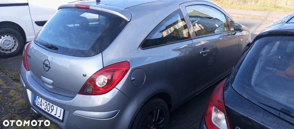 Opel Corsa 1.2 16V Enjoy - 4