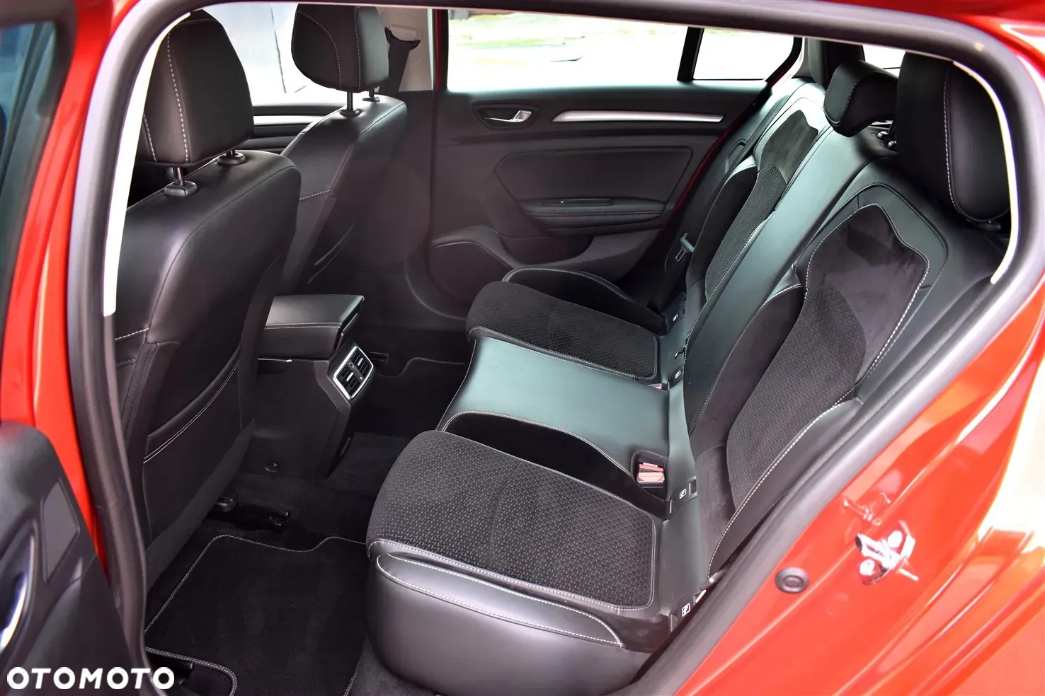 Renault Megane ENERGY TCe 130 EDC BOSE EDITION - 15