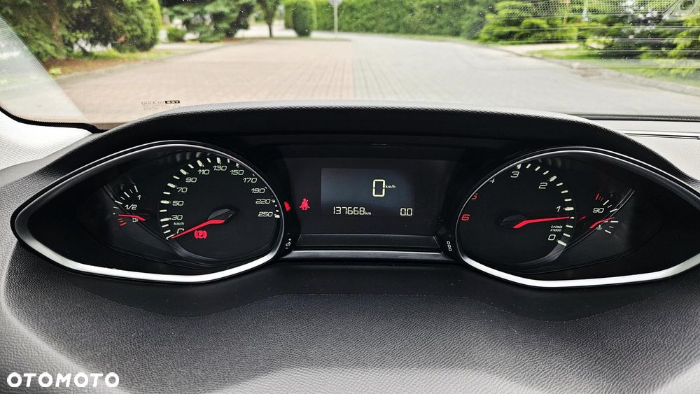 Peugeot 308 1.5 BlueHDi Allure Pack S&S - 14