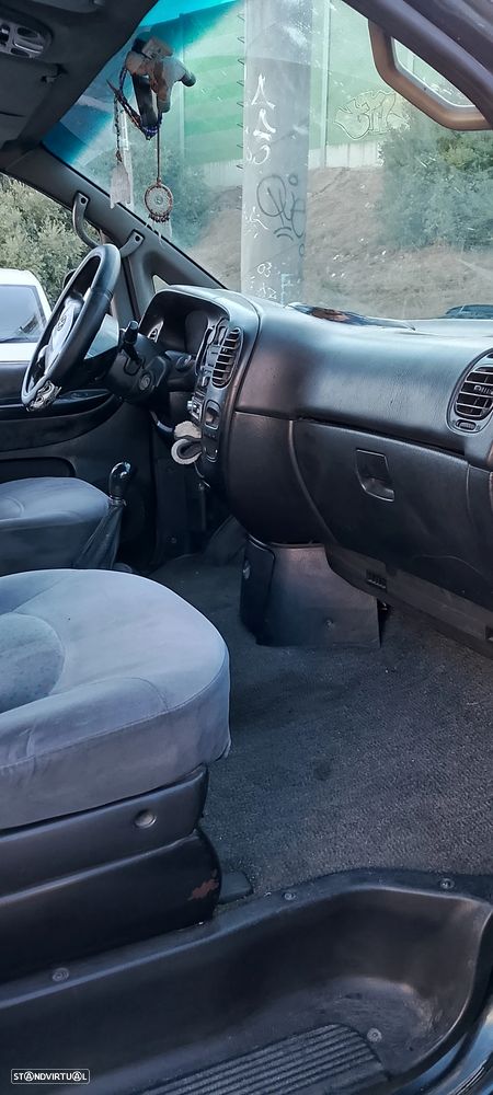 Hyundai H-1 Starex - 6