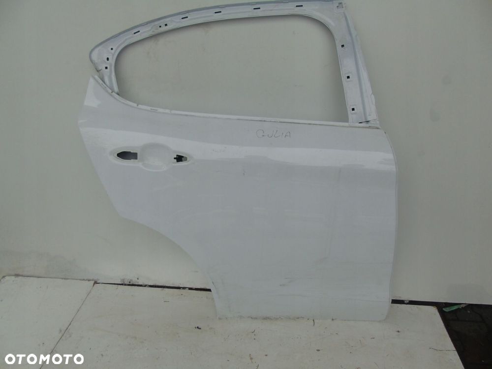 Alfa Romeo Giulia drzwi prawe