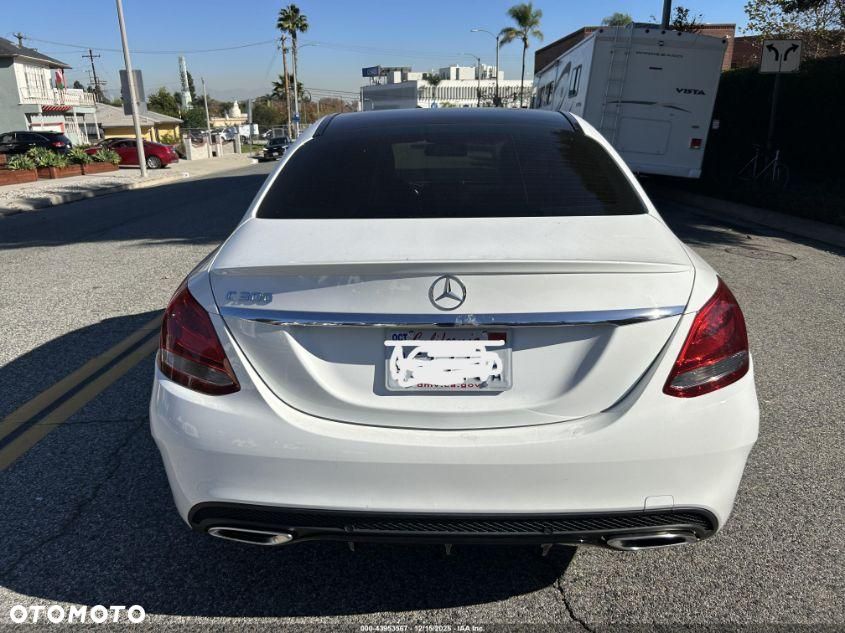 Mercedes-Benz Klasa C 300 9G-TRONIC AMG Line - 10