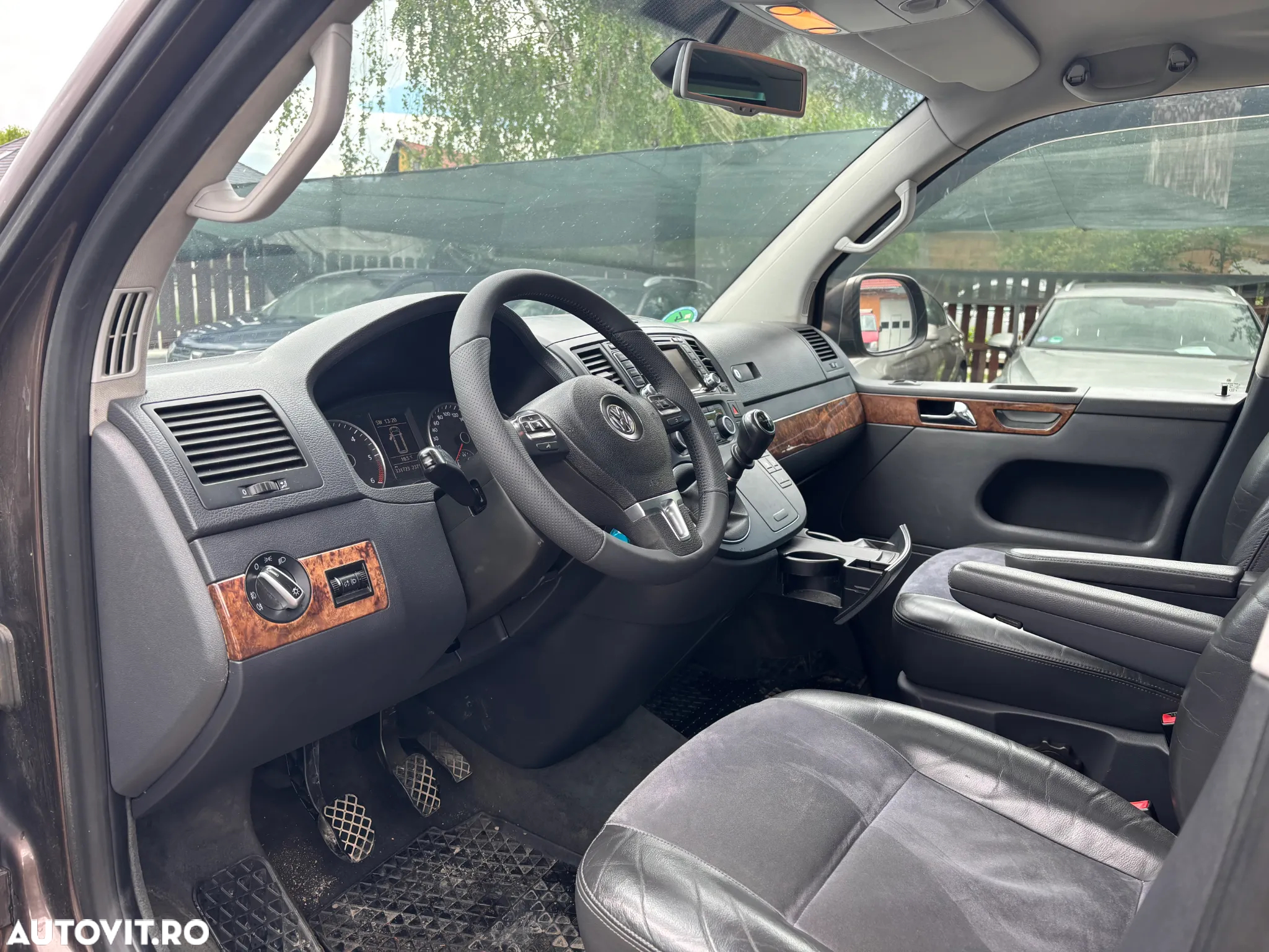 Volkswagen Multivan - 19