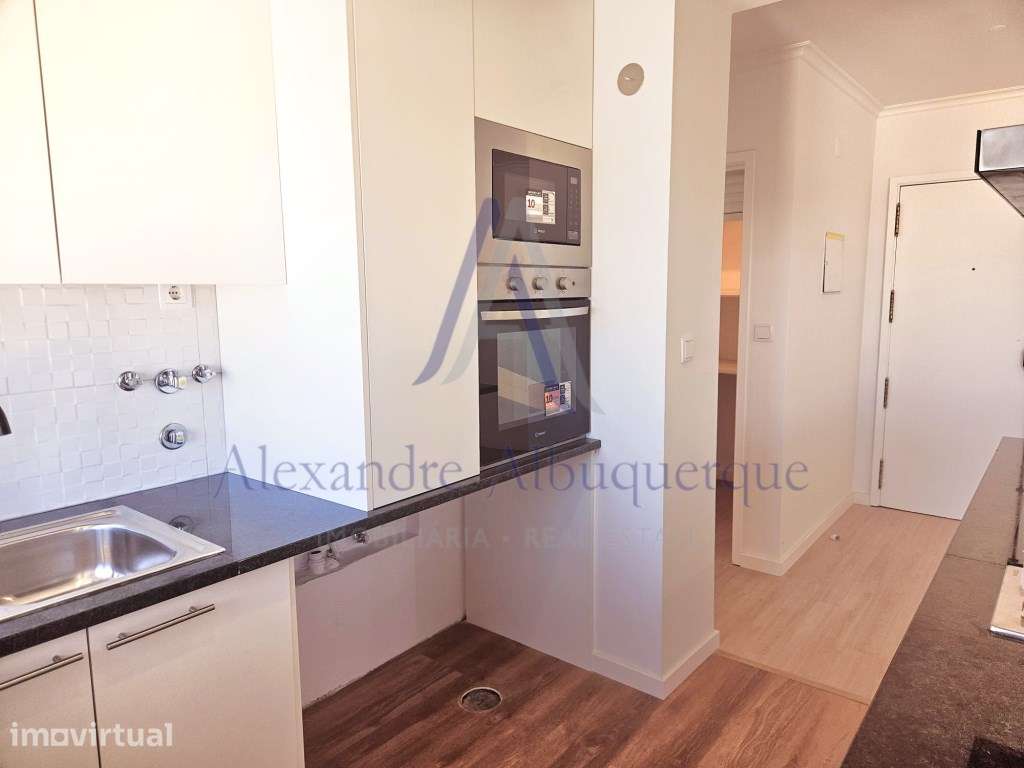 Apartamento T3 Renovado | Monte da Caparica - Grande imagem: 2/25