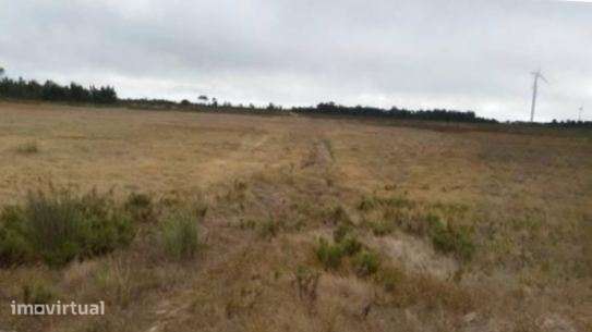 Terreno agricola/florestal, com 50 900m², localizado a 2,5km de Bud...