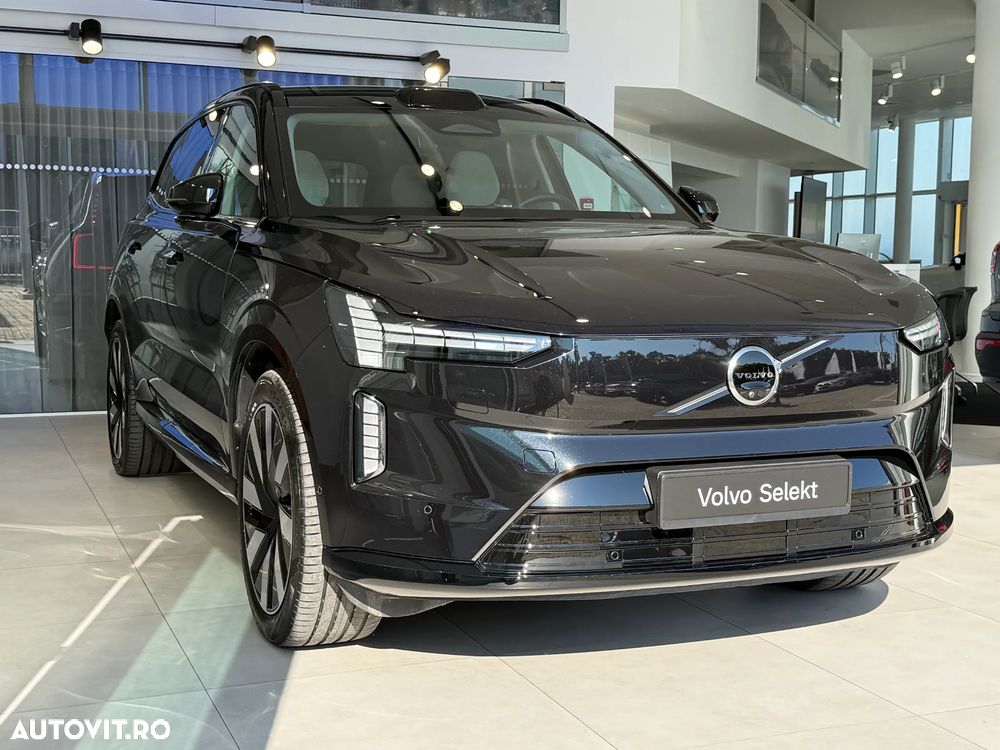 Volvo EX90 - 4