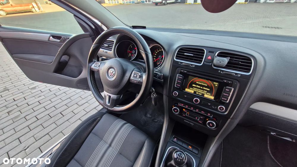 Volkswagen Golf 1.6 TDI DPF MATCH - 8