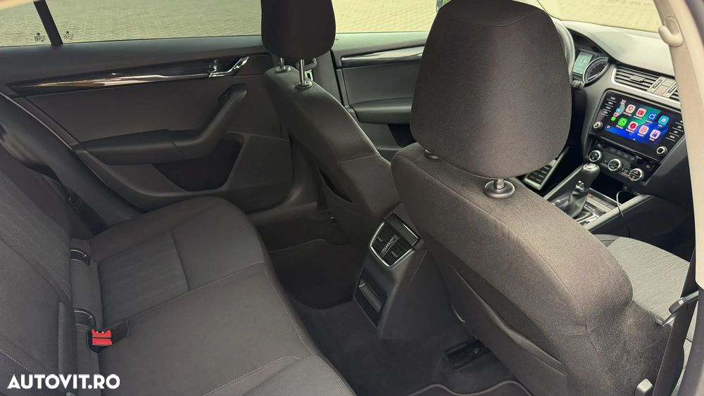 Skoda Octavia 2.0 TDI DSG Style - 11
