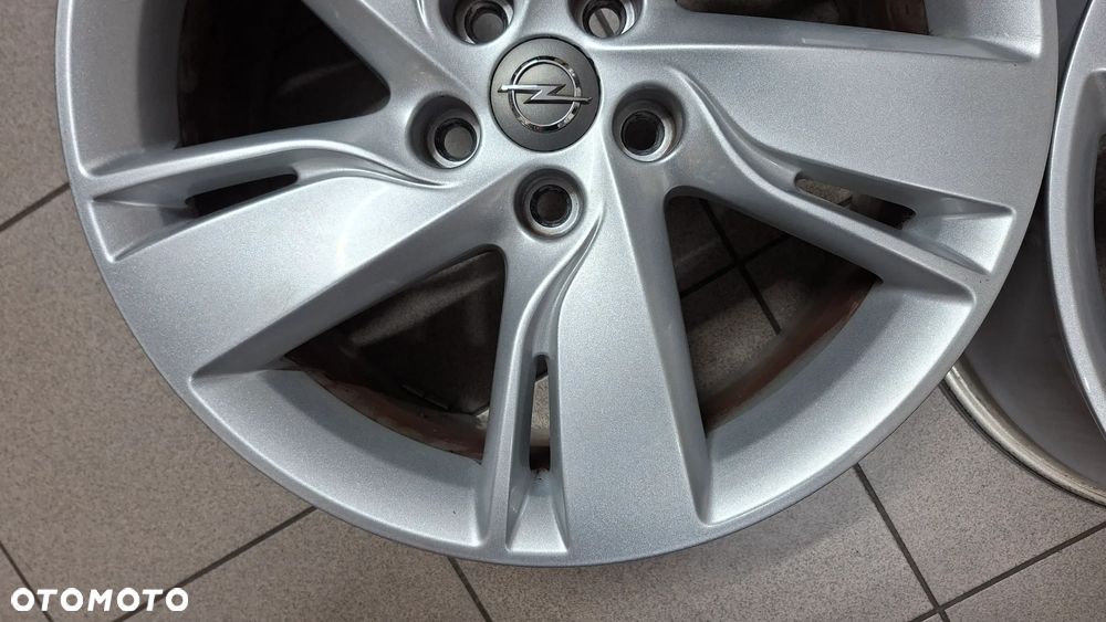 Felgi Aluminiowe 17 Opel Astra J 5x105 ET 42 - 3