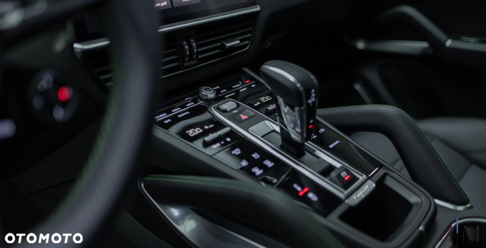 Porsche Cayenne - 31