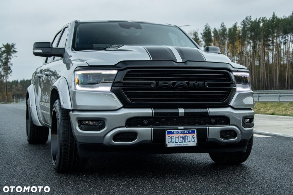 RAM 1500 5.7 Crew Cab Shortbed Laramie Black - 11