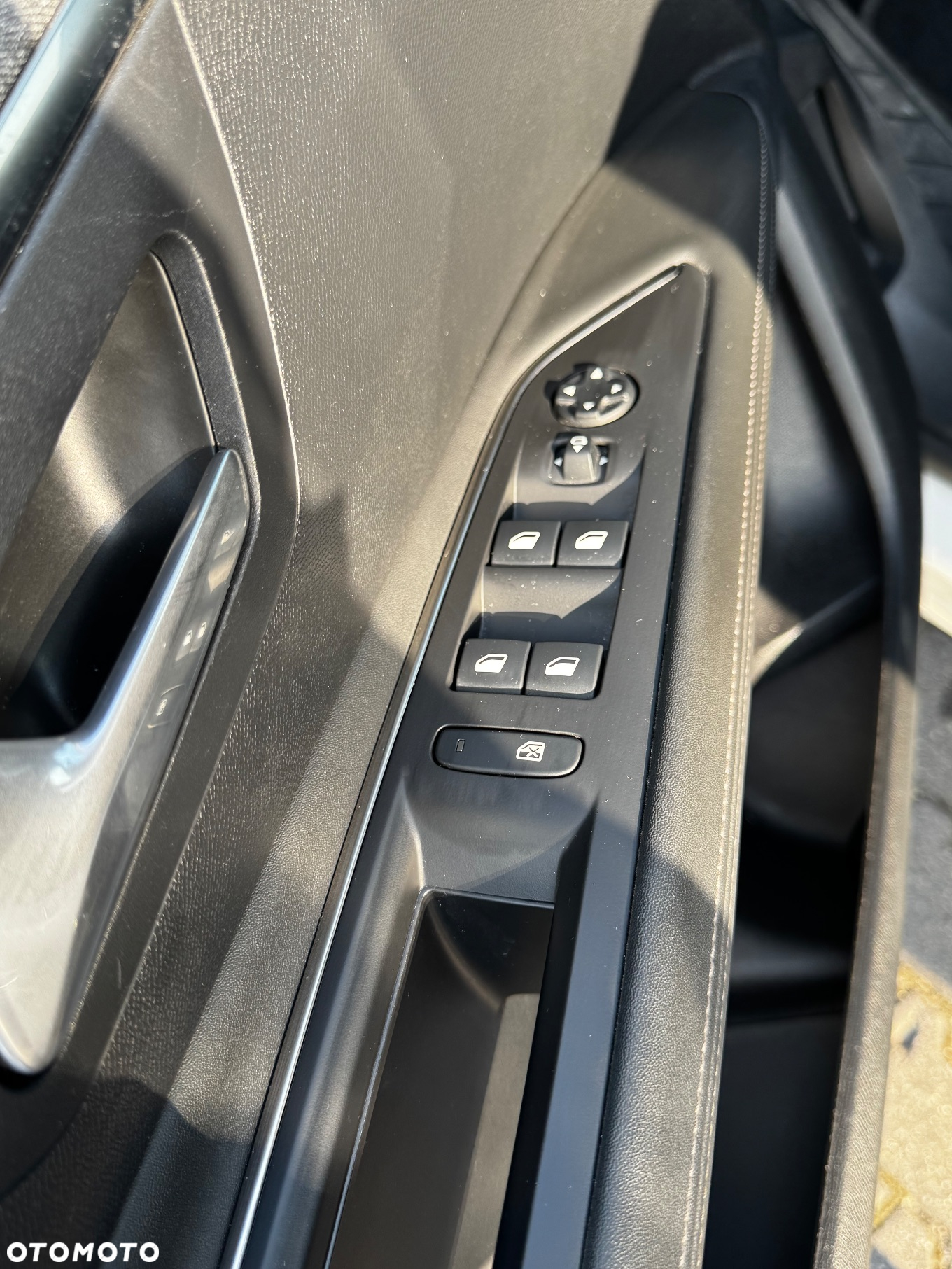 Peugeot 3008 1.6 PureTech Hybrid4 PHEV Allure Pack S&S EAT8 - 9