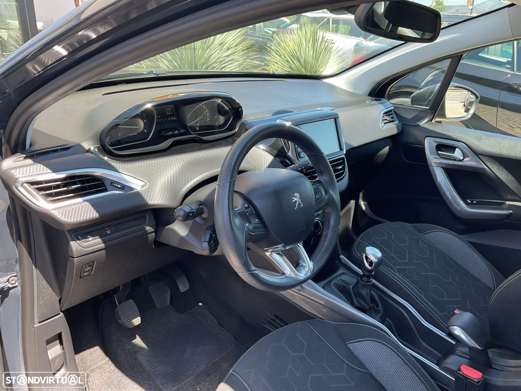Peugeot 2008 1.6 BlueHDi Active - 24