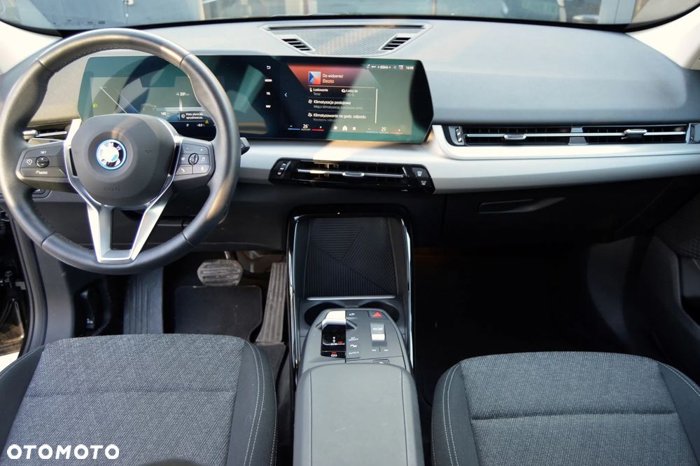 BMW iX1 - 8