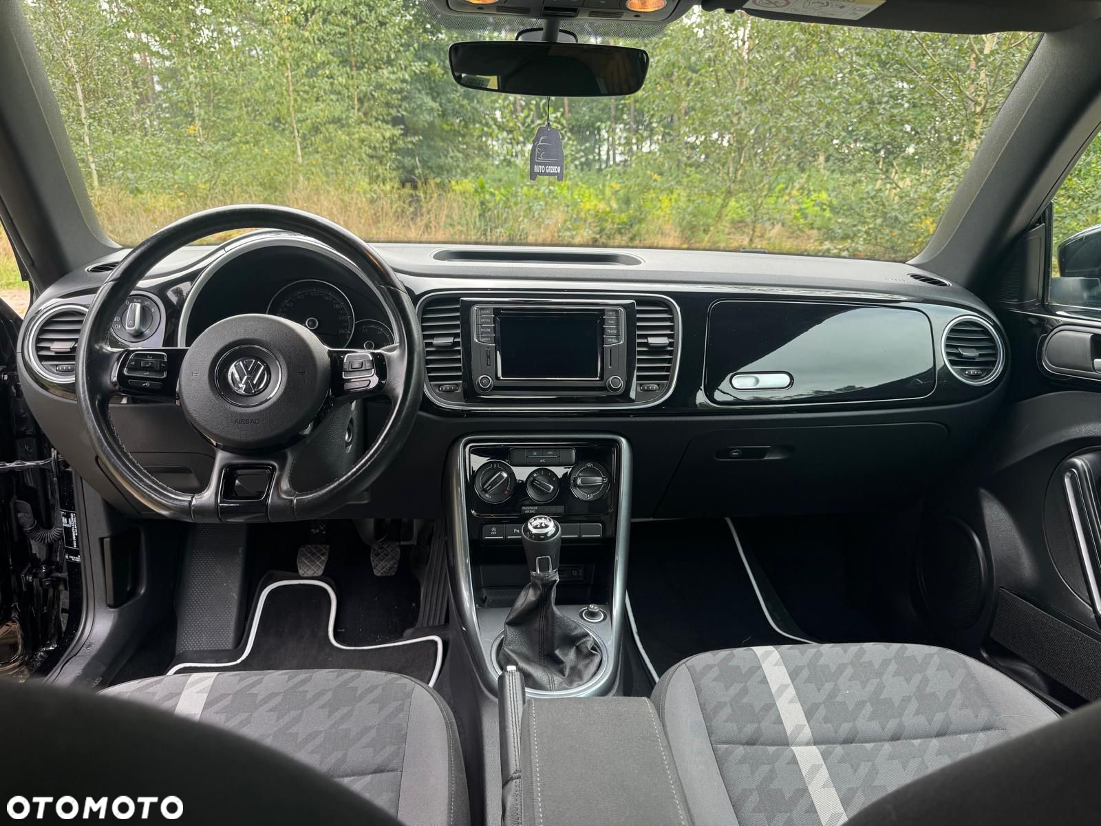 Volkswagen Beetle The Cabriolet 2.0 TDI BlueMotion Technology Design - 20