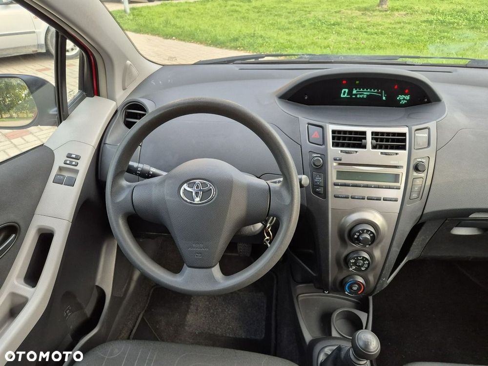 Toyota Yaris - 9