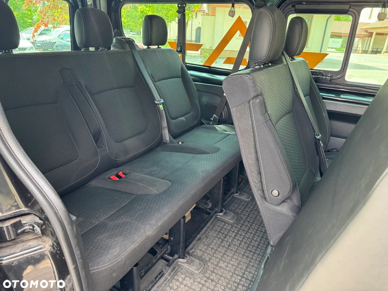 Opel Vivaro - 11