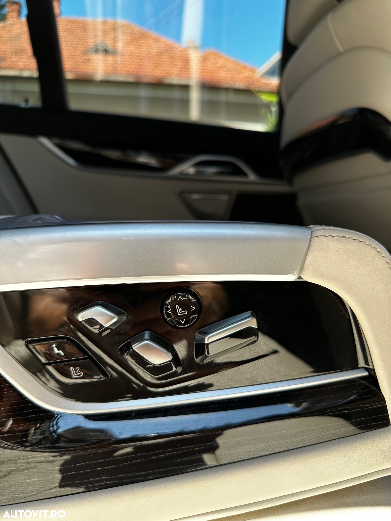 BMW Seria 7 730d xDrive MHEV - 36