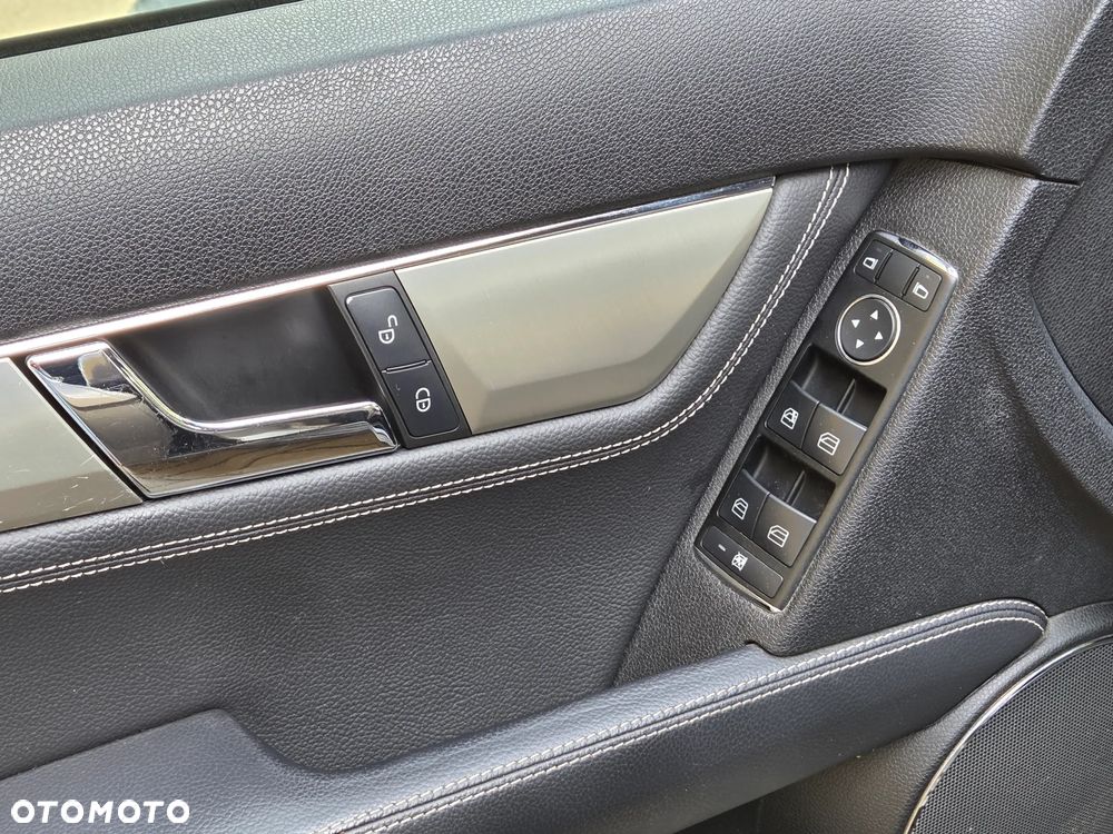 Mercedes-Benz Klasa C 200 (BlueEFFICIENCY) Avantgarde - 28