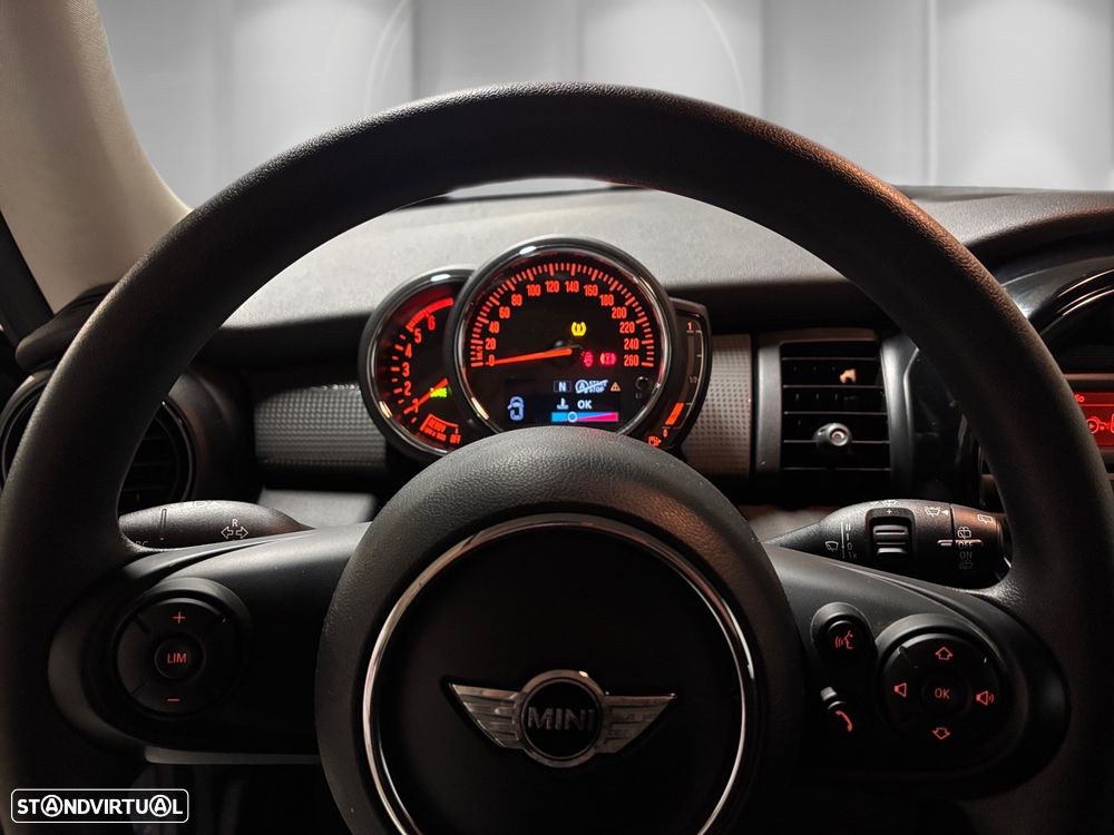 MINI 3 Portas Cooper D - 5
