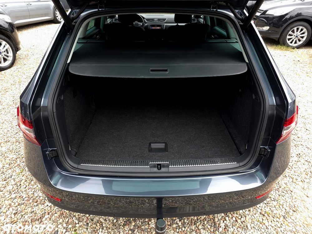 Skoda Superb 2.0 TDI Style DSG - 36