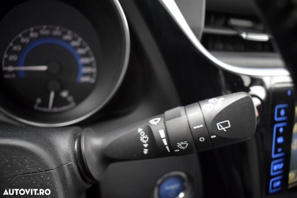 Toyota Auris 1.8 VVT-i Automatik Design Edition - 26