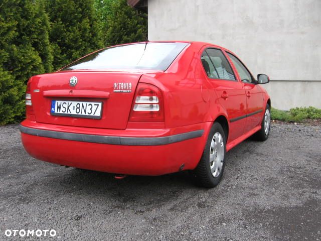 Skoda Octavia 1.6 Ambiente - 8