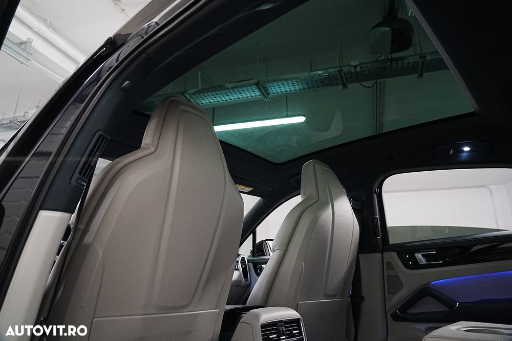 Porsche Cayenne - 10