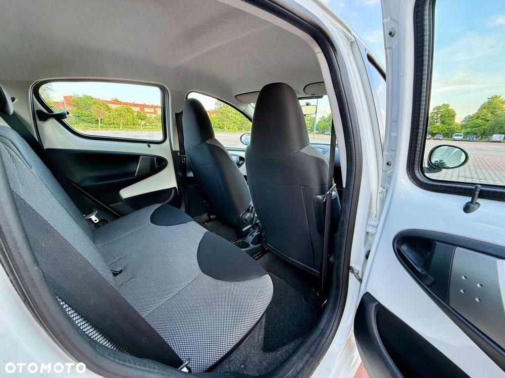Toyota Aygo 1.0 VVT-i Sol EU5 MM - 21