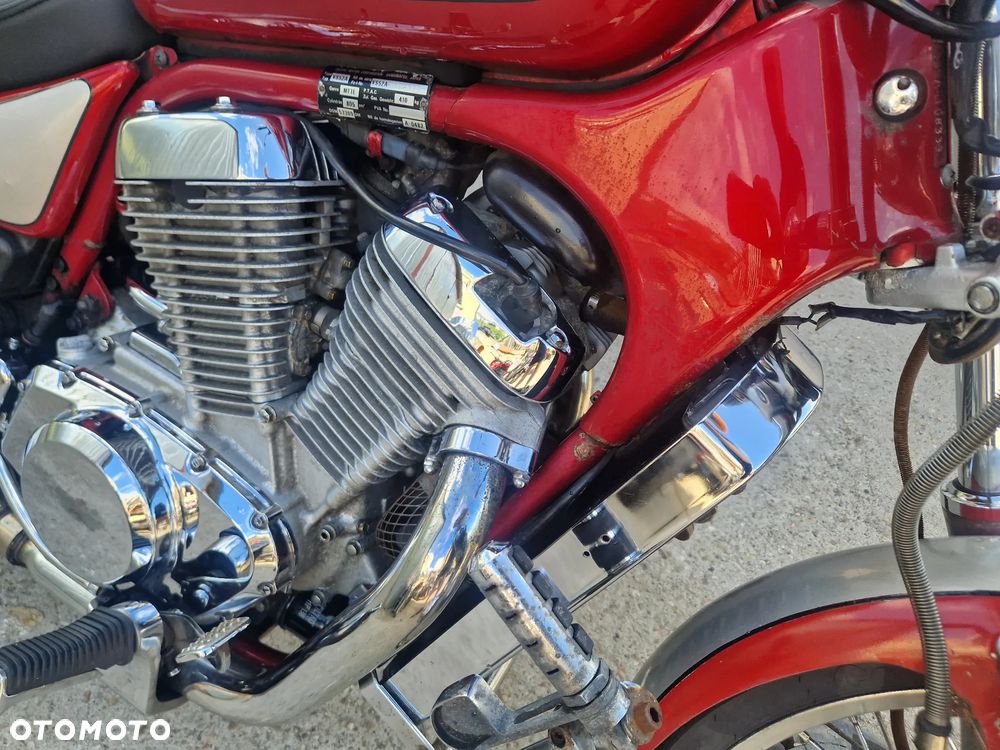 Suzuki Intruder - 14