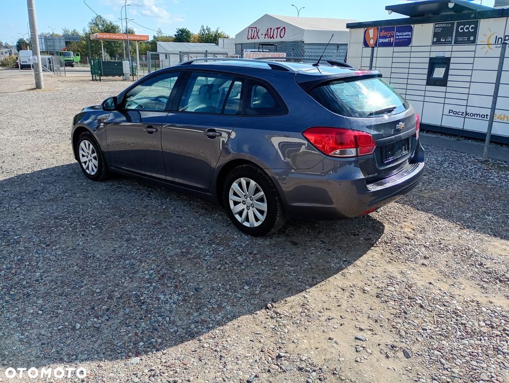 Chevrolet Cruze 1.6 LS - 28