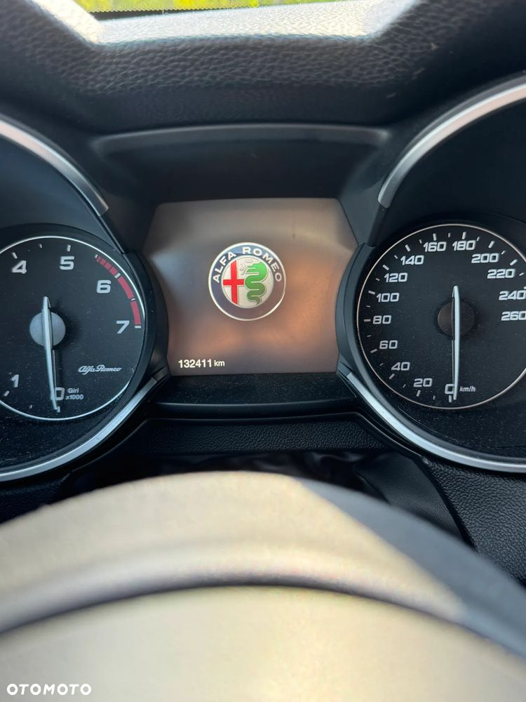 Alfa Romeo Stelvio 2.0 Turbo 16V AT8-Q4 Veloce Ti - 22