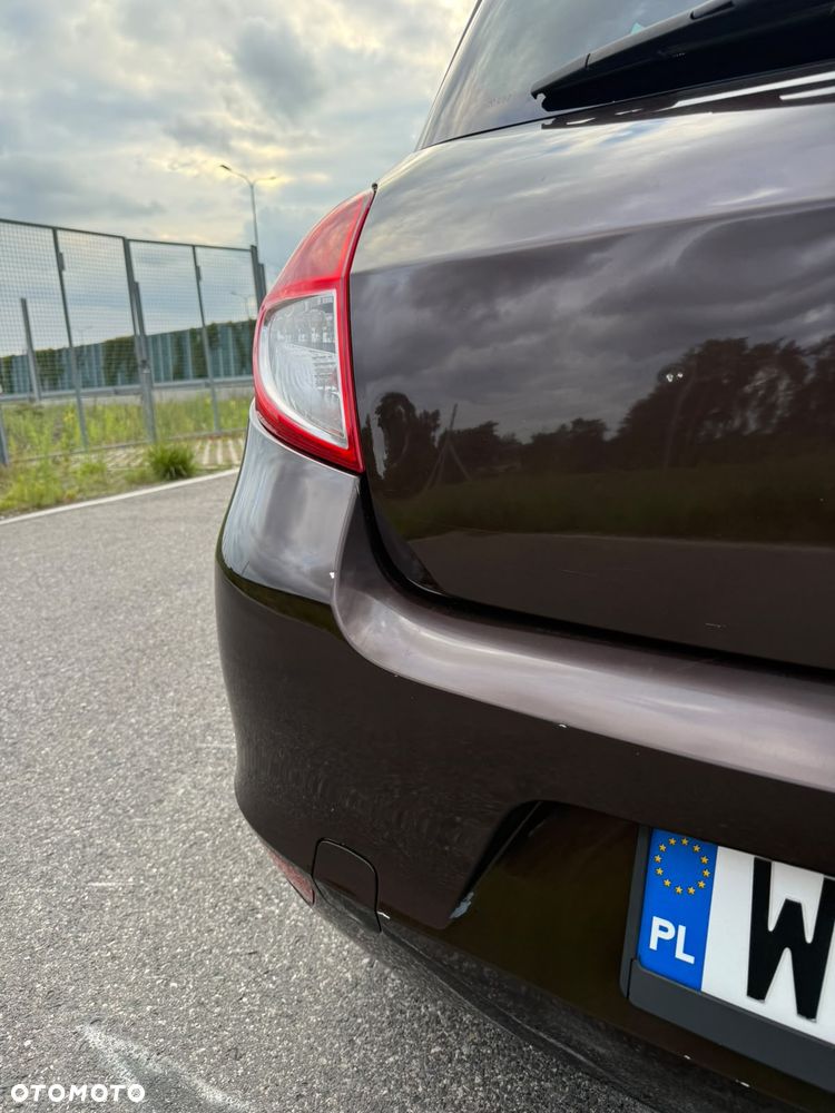 Renault Clio - 10