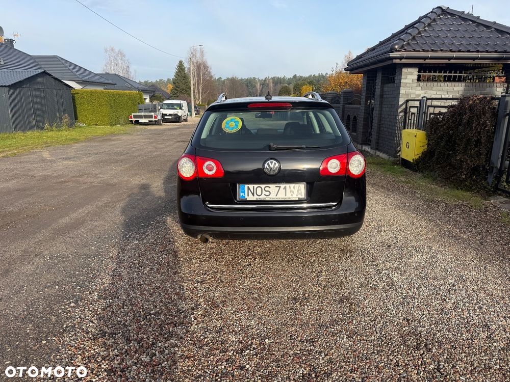 Volkswagen Passat 1.6 TDI Comfortline - 11