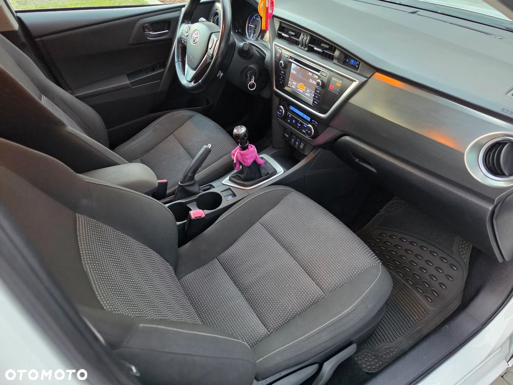 Toyota Auris 2.0 D-4D Prestige - 24