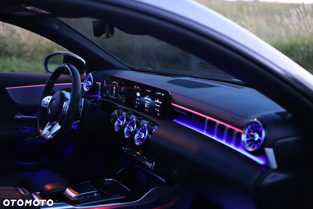 Mercedes-Benz CLA AMG 45 4-Matic 8G-DCT - 30