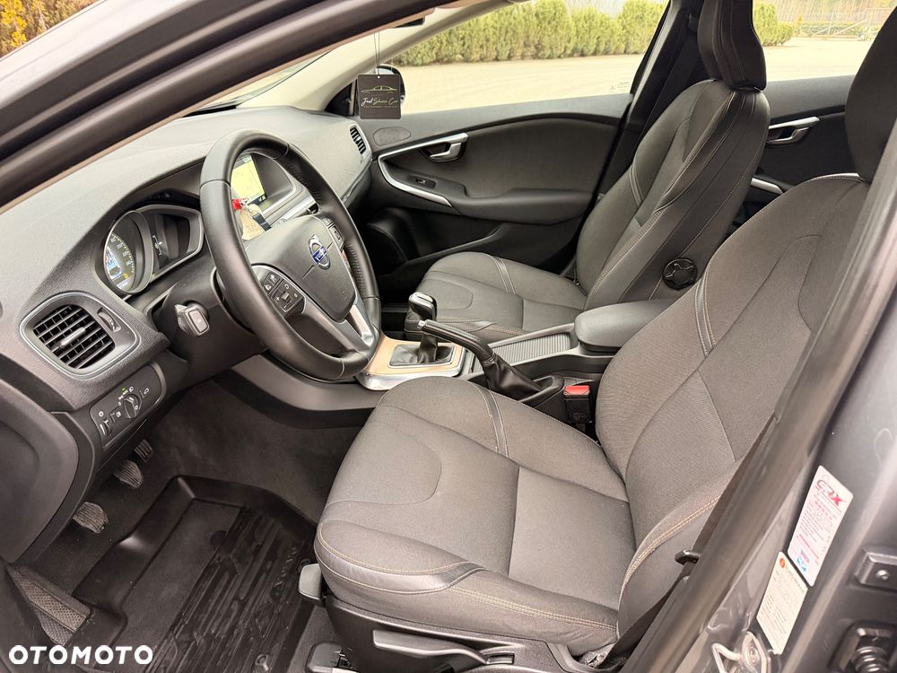 Volvo V40 Cross Country D2 Momentum - 31