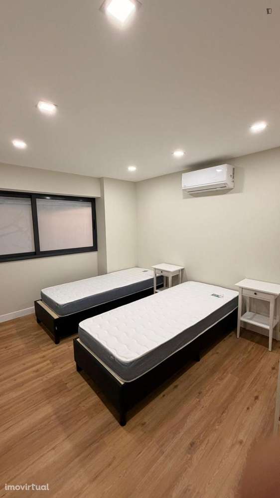 Quarto - localizado em Amadora Lisbon - Grande imagem: 2/8