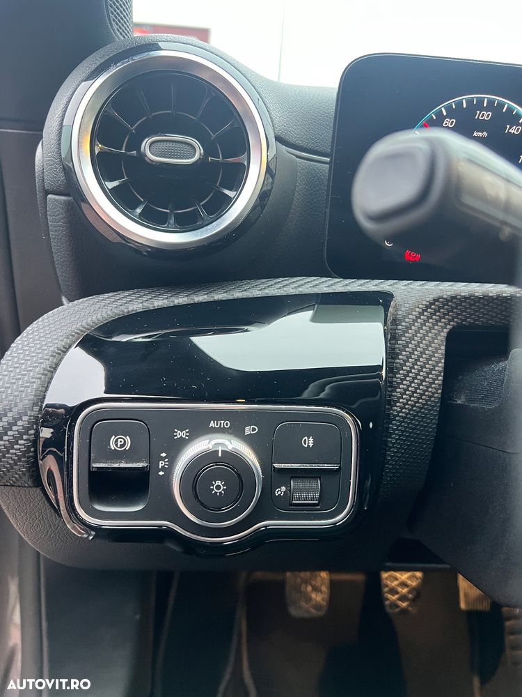 Mercedes-Benz CLA - 13