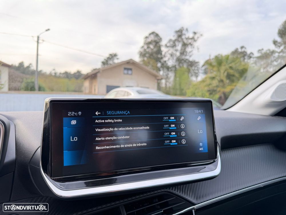 Peugeot 208 1.2 PureTech Allure Pack - 19