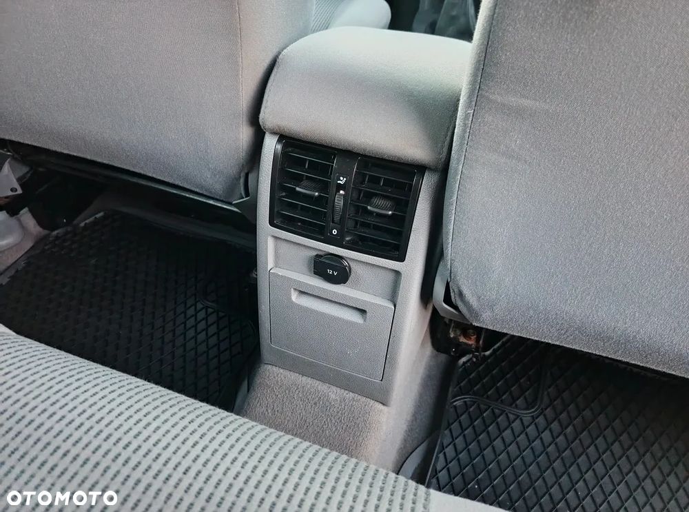 Volkswagen Caddy 1.9 Life Family (7-Si.) - 22