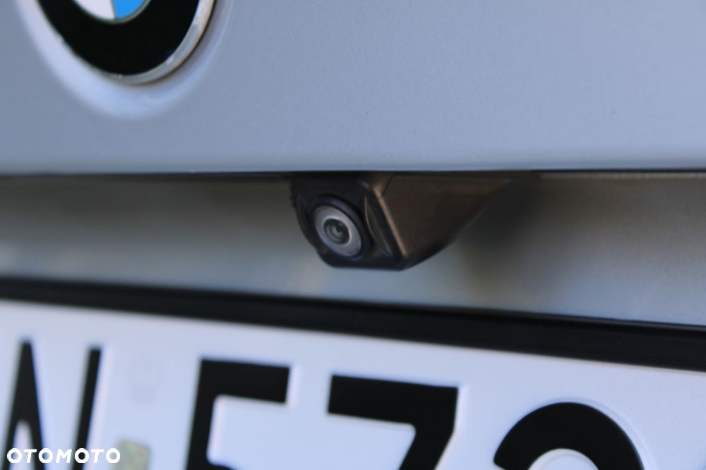 BMW Seria 3 330i Sport Line - 30